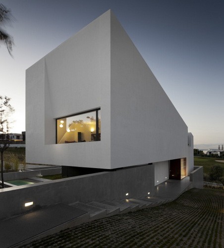 fachadas hechas a base de concreto blanco en portugal